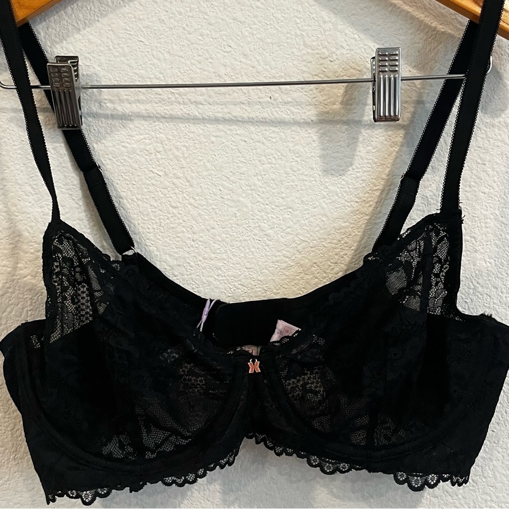 Savage by Fenty black lace bra with scalloped details size 36D new with tags